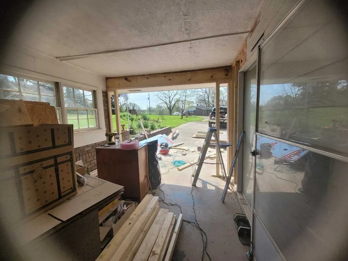 Air movers and dehumidifier for Water Mitigation Services in Effingham